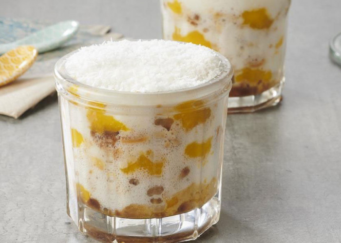 Tiramisu aérien de blanc des chefs, lait de, coco et mangues caramélisées