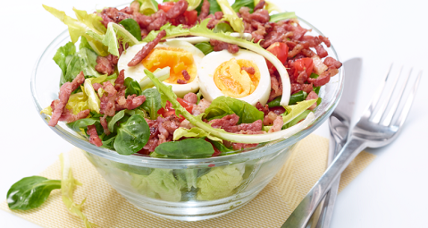 Salade gourmande aux lardons fumés