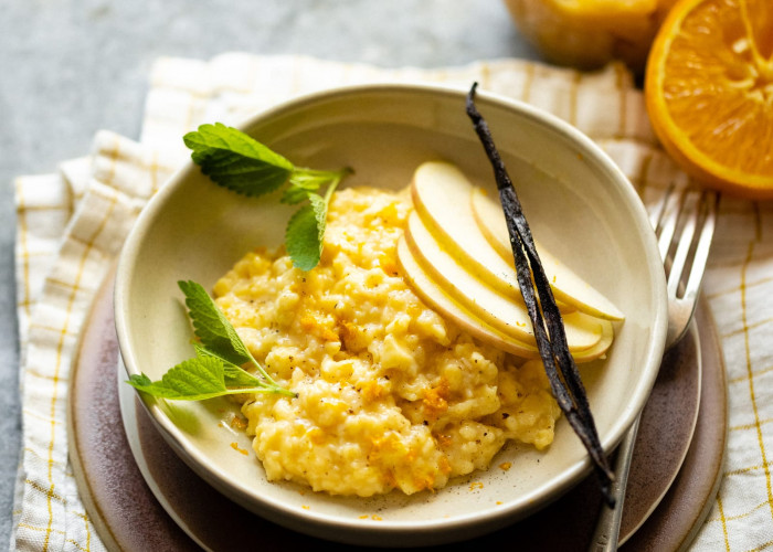 Œufs brouillés à la vanille, compotée de pommes à l’orange